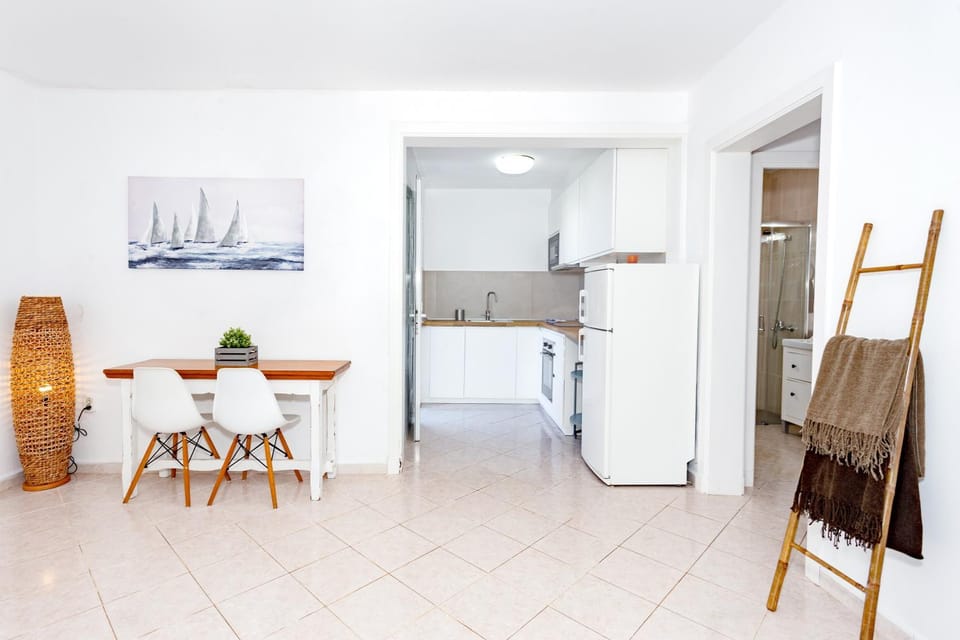 Property building, Kitchen or kitchenette, Living room