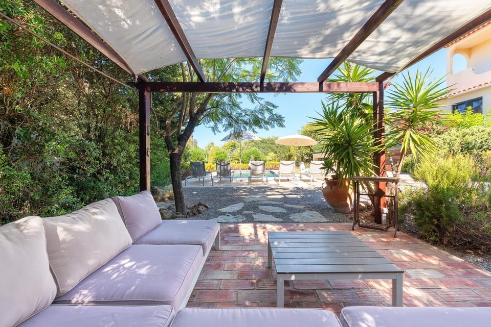 Garden, Seating area, Swimming pool