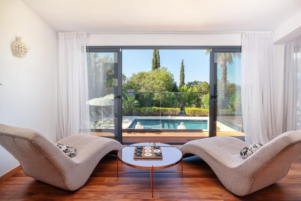 Living room, Seating area, Swimming pool