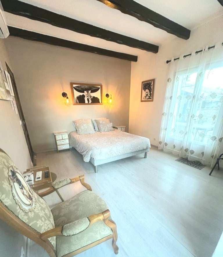 La Villa du Menhir chambre d'hôtes et Gîte Nature lodge in Occitanie