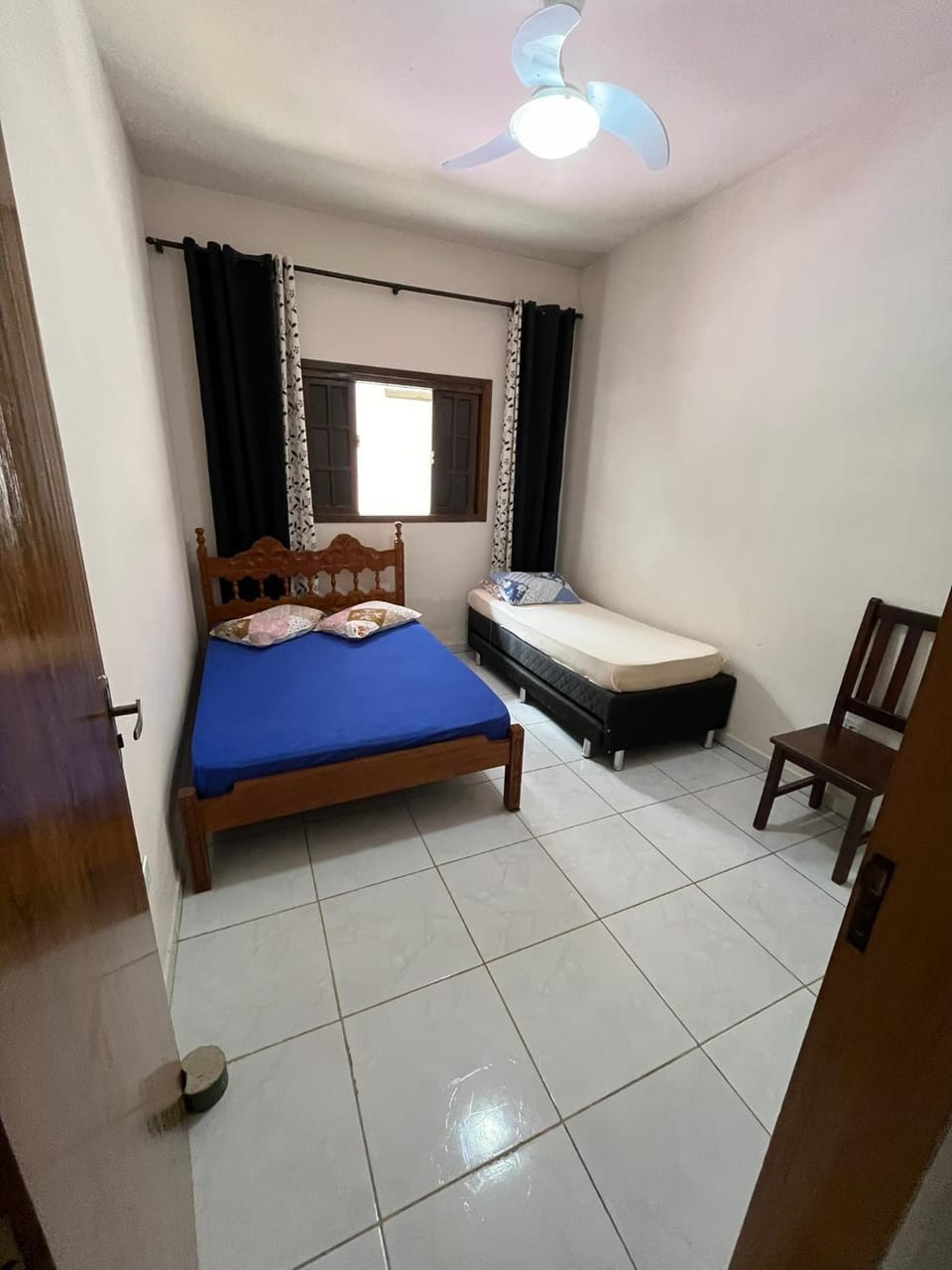 Photo of the whole room, Bedroom, fireplace