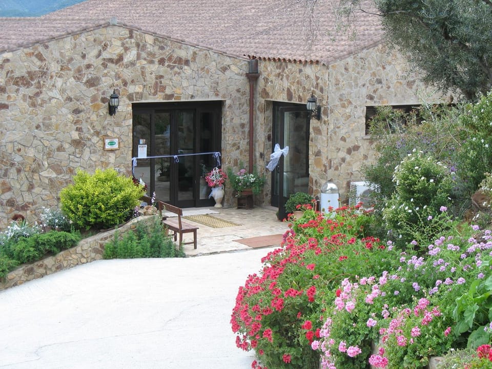 Facade/entrance, Garden