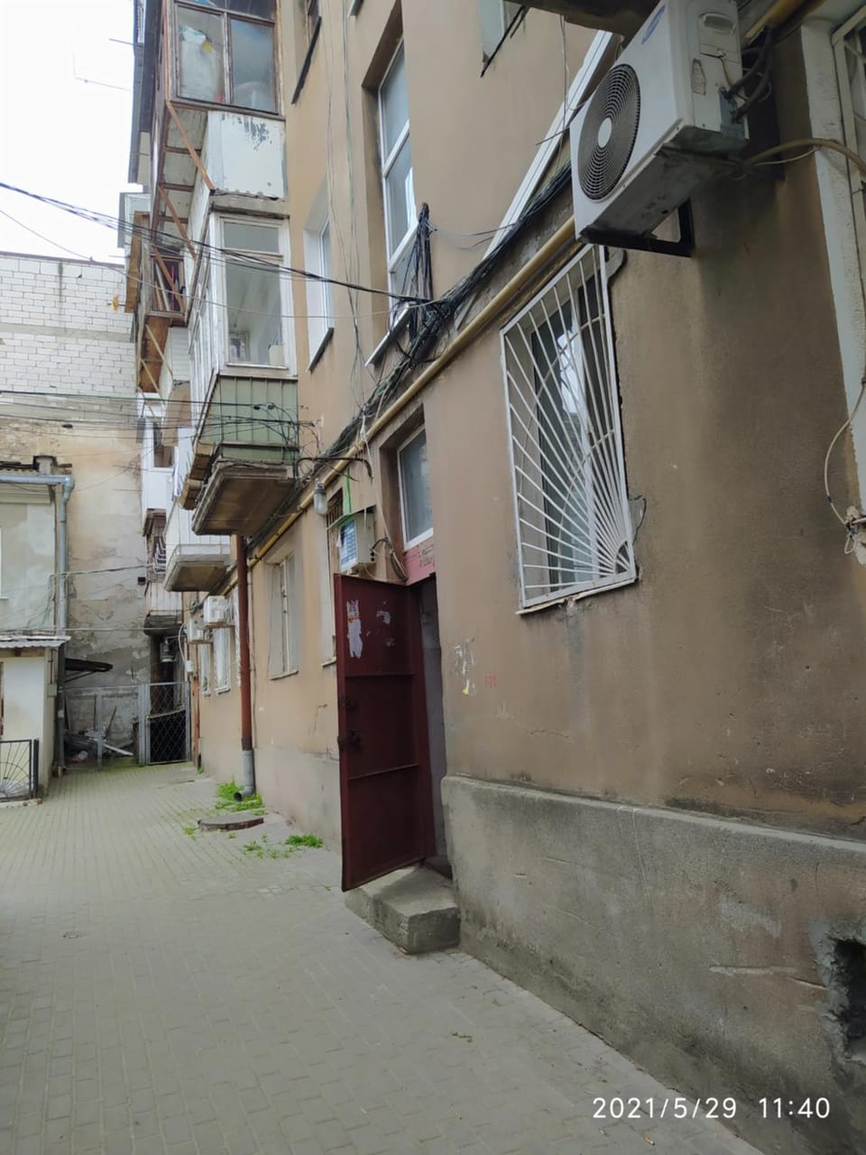 Facade/entrance