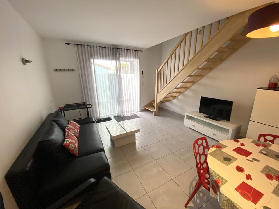 Maison neuve avec terrasse - 600m de la plage, parking, Wifi, et équipements modernes à La Tranche-sur-Mer - FR-1-22-301 House in La Tranche-sur-Mer