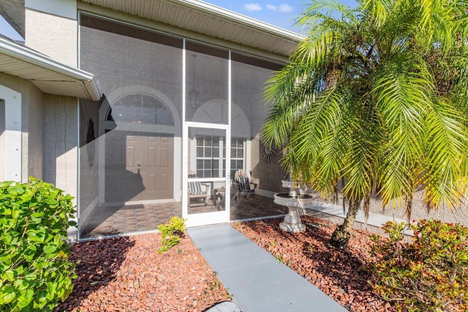 Coral Paradise House in Cape Coral