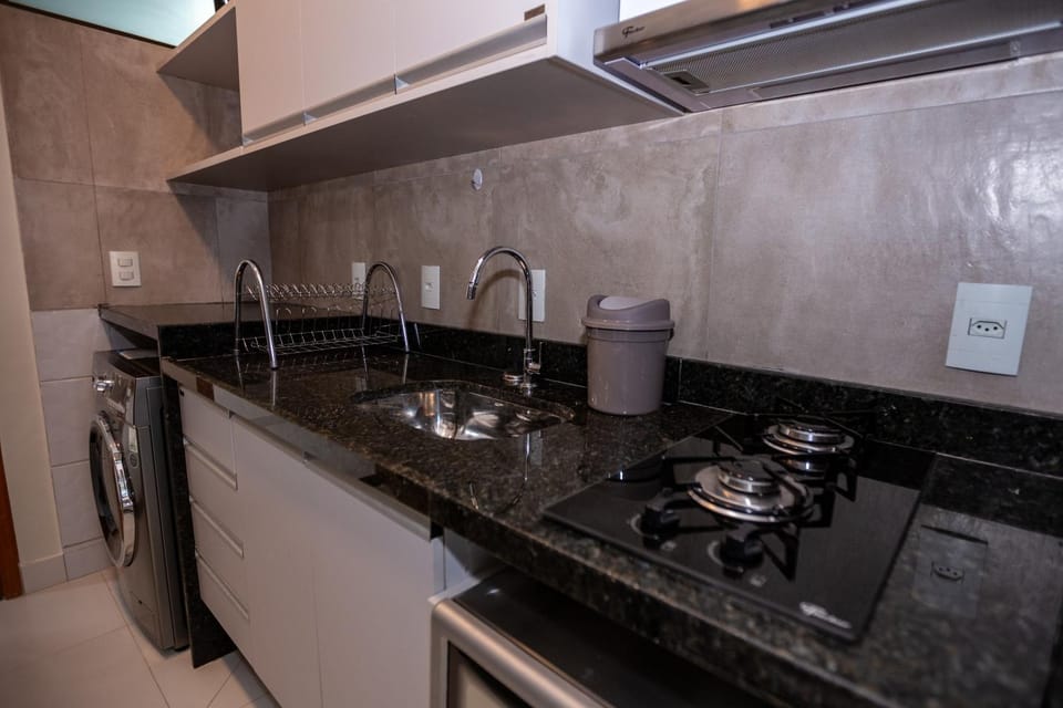 Coffee/tea facilities, Kitchen or kitchenette, dishwasher, stove