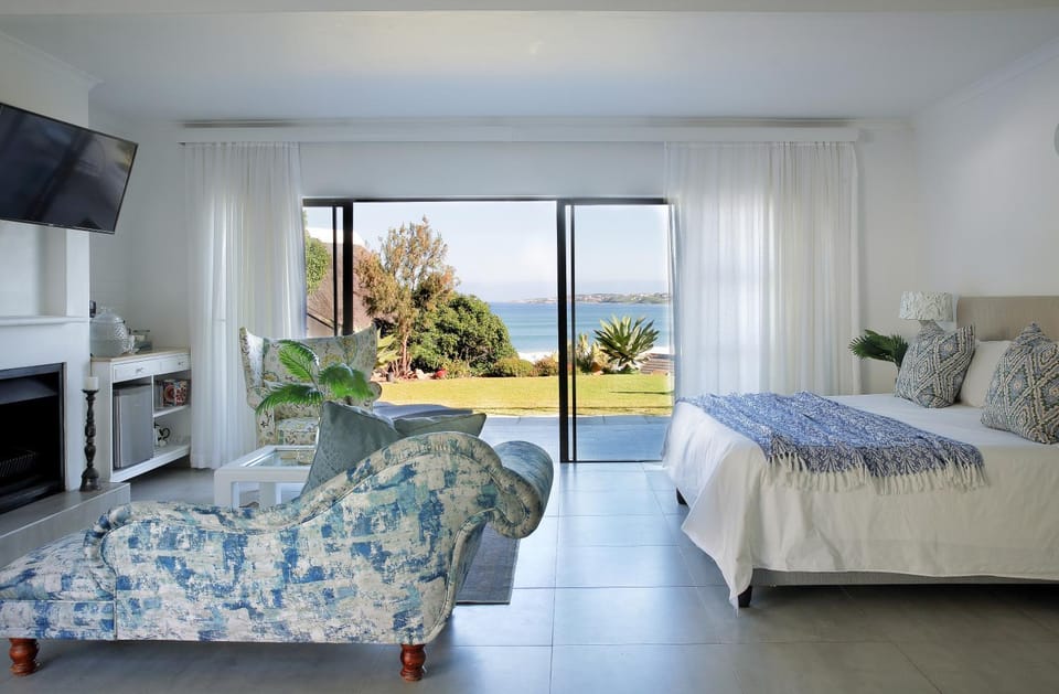 Property building, Facade/entrance, Bed, Natural landscape, Bird's eye view, TV and multimedia, View (from property/room), View (from property/room), Balcony/Terrace, Balcony/Terrace, Living room, Photo of the whole room, Decorative detail, Decorative detail, Seating area, Bedroom, Garden view, Garden view, Sea view, Sea view, Quiet street view, Inner courtyard view, internet, internet