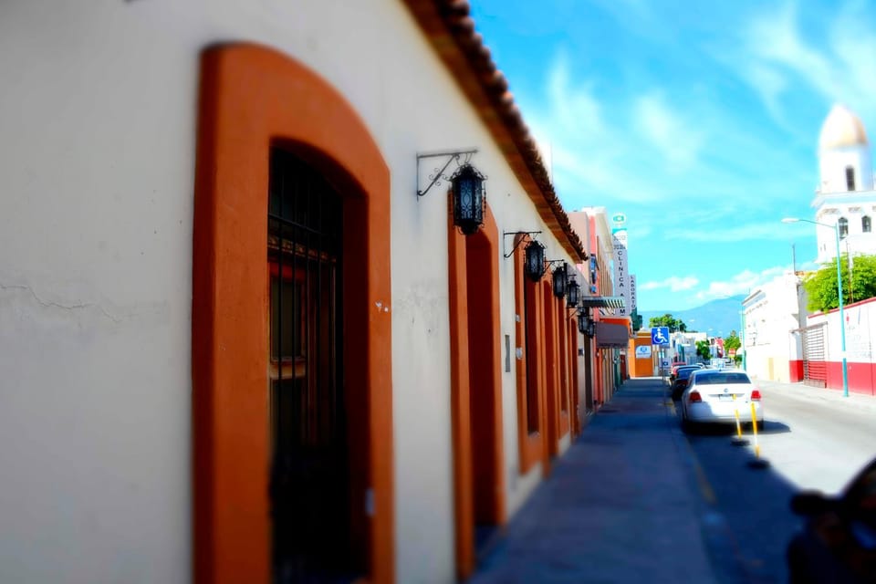 Facade/entrance
