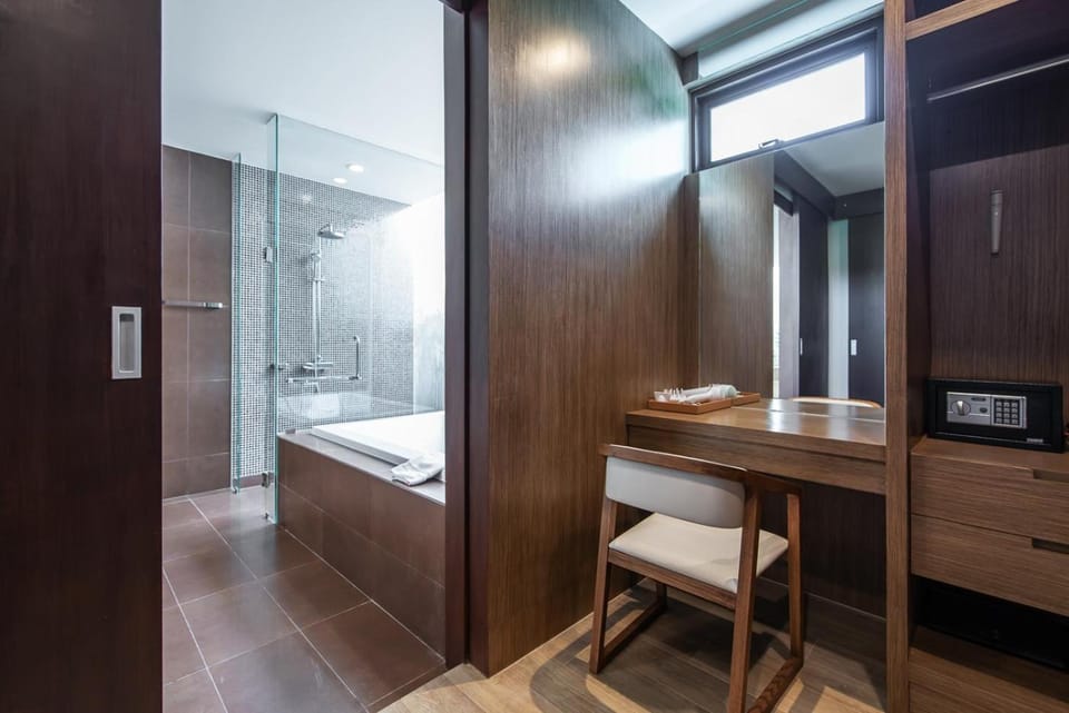 Luxury Residences 3-Bedroom Pool Villa Beach Access, Na Jomtien Pattaya Villa in Pattaya City