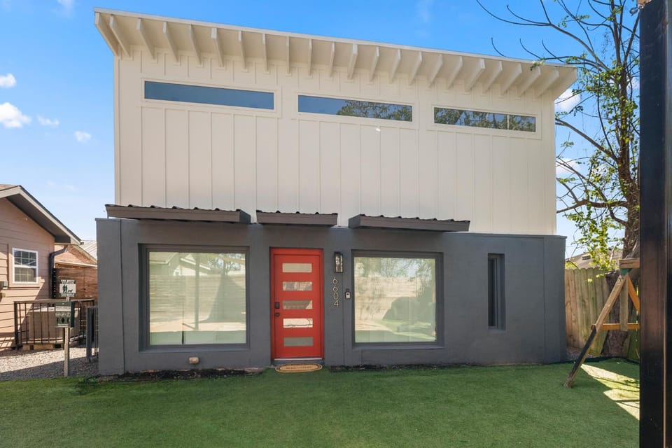 Quantum Tiny Loft at East End Revitalized House in Houston