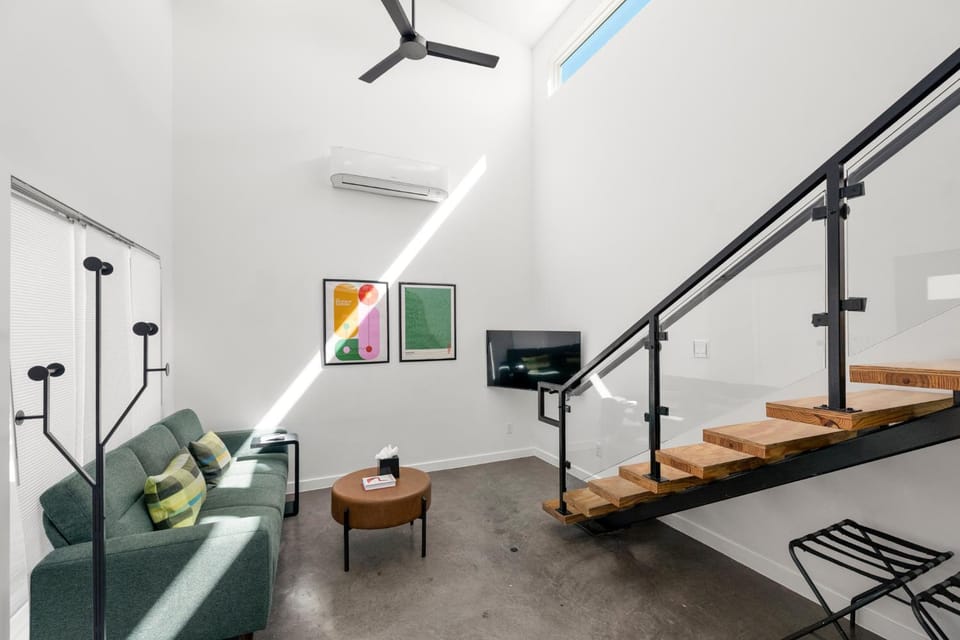 Quantum Tiny Loft at East End Revitalized House in Houston