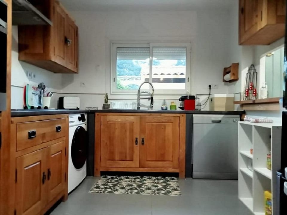 La Maison du soleil & du sourire House in Nimes