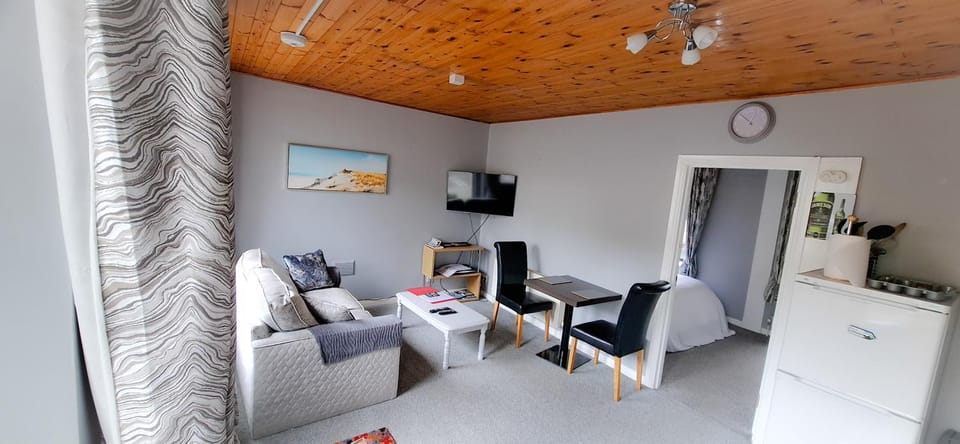 The Blue Door, Main St, Carrigart, F92HC04 Apartment in County Donegal
