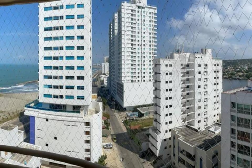 Oferta frente a la playa Cartagena . En, Sp, It. Apartment in Cartagena