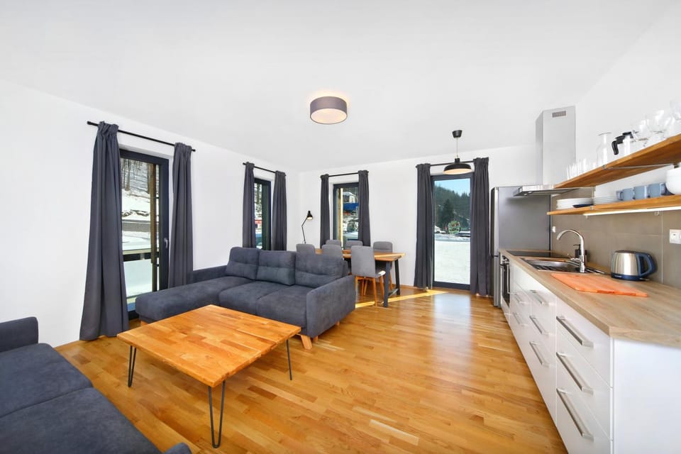 Kitchen or kitchenette, Living room
