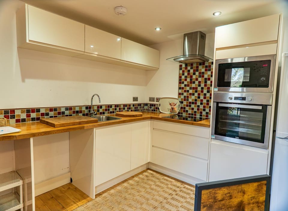 Pine cottage with private hot tub Apartment in Staffordshire Moorlands District