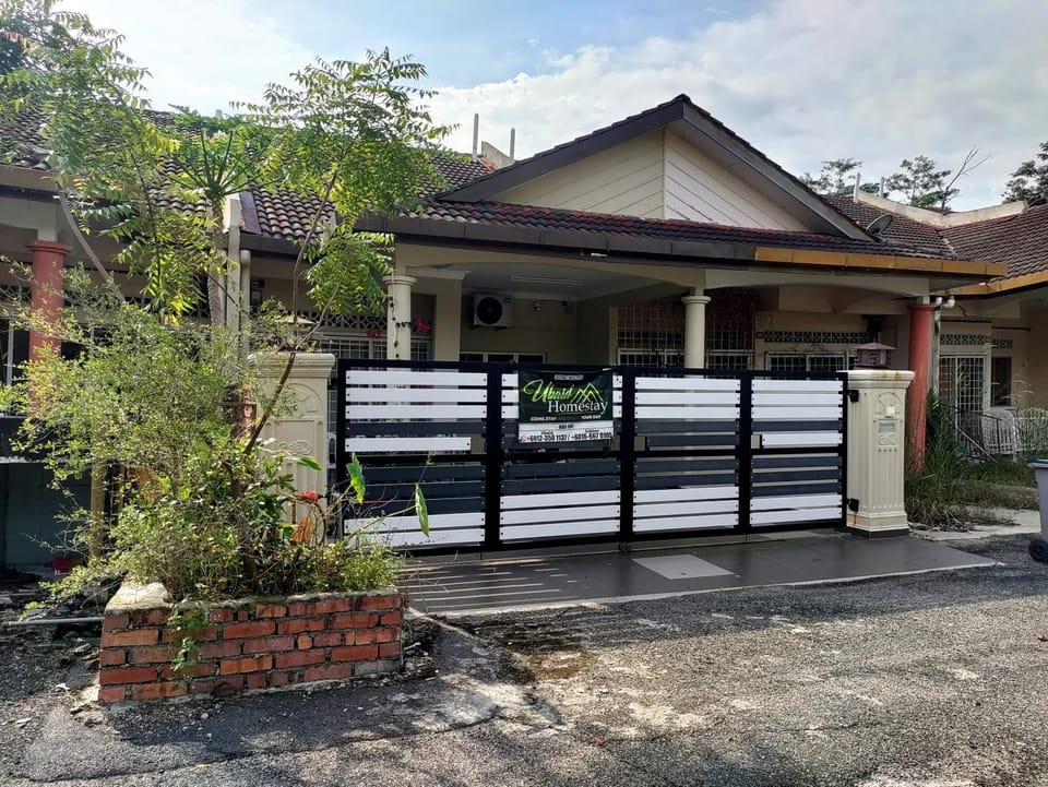 Property building, Patio, Facade/entrance