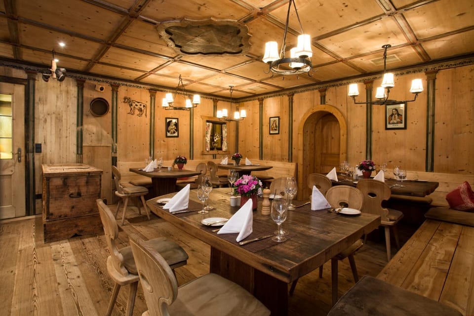 Restaurant/places to eat, Decorative detail