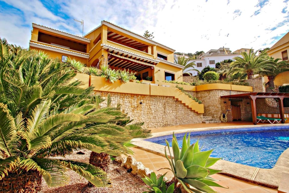 El Portet - beachfront holiday home with private pool in Moraira Villa in Marina Alta