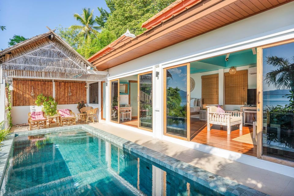 Swimming pool, sunbed