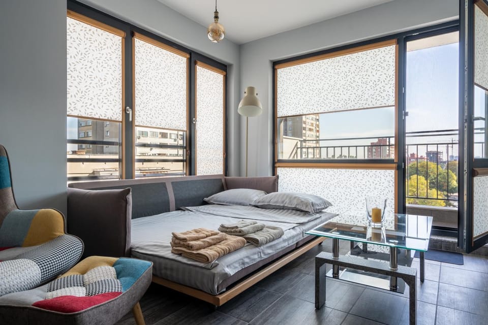 Bed, Living room