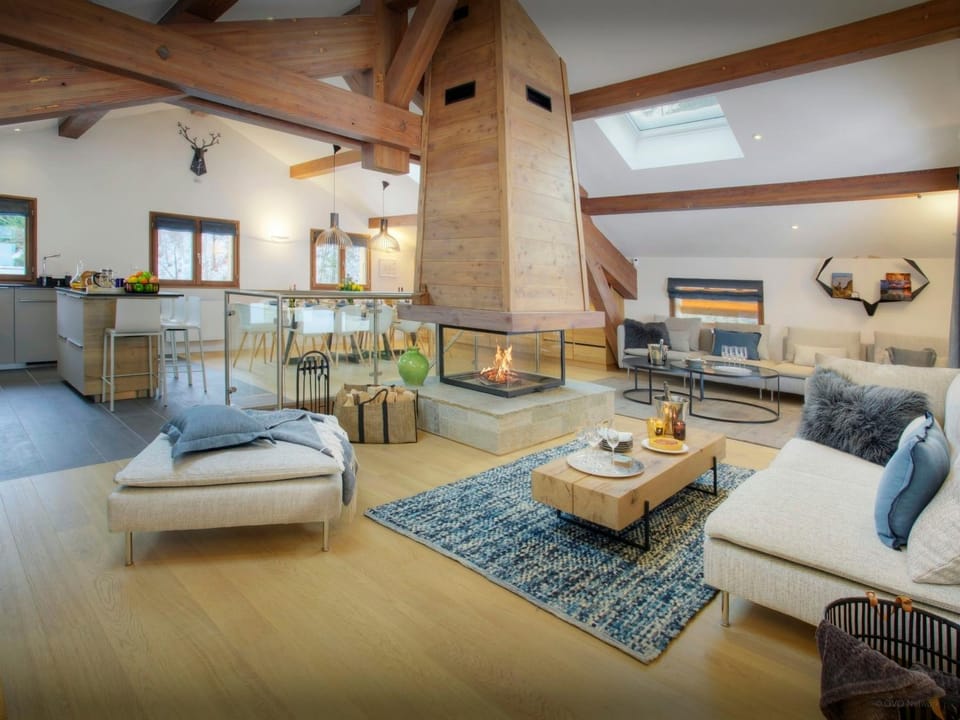 Living room, Seating area