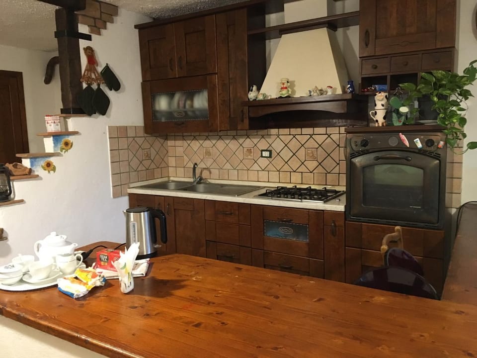 Kitchen or kitchenette