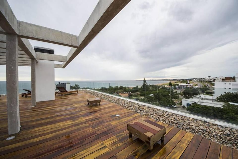 Apartamento primera linea al mar, excelente punto Apartment in Maldonado Department, Uruguay