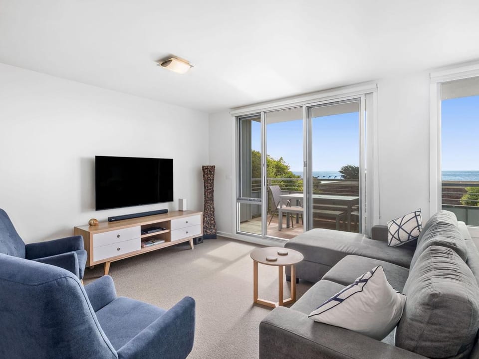 Point Grey Apartment 7 Apartment in Lorne