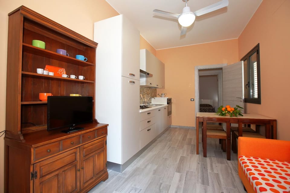 Kitchen or kitchenette, Living room, Dining area