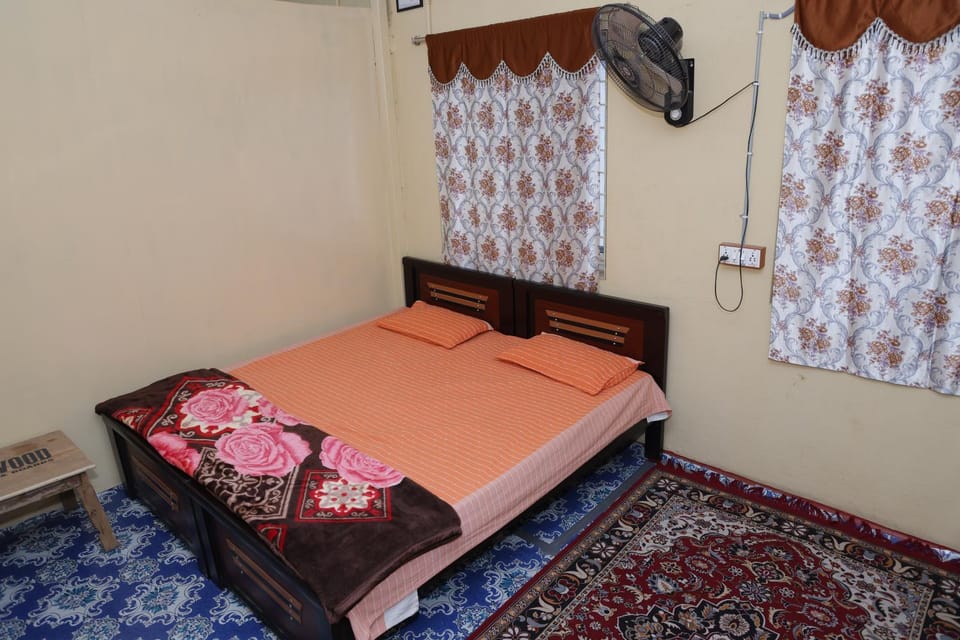 Bed, Bedroom, fireplace