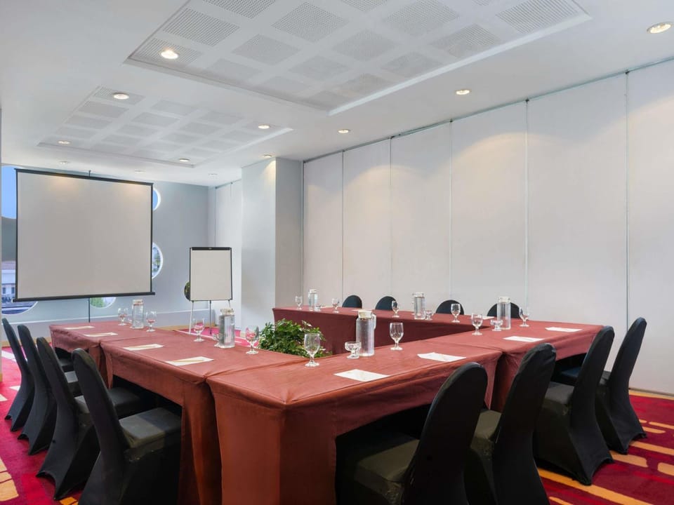 Meeting/conference room