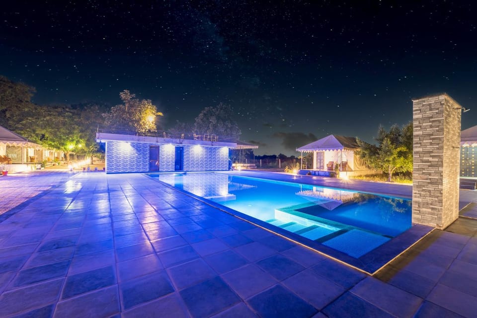 Property building, Pool view, Swimming pool