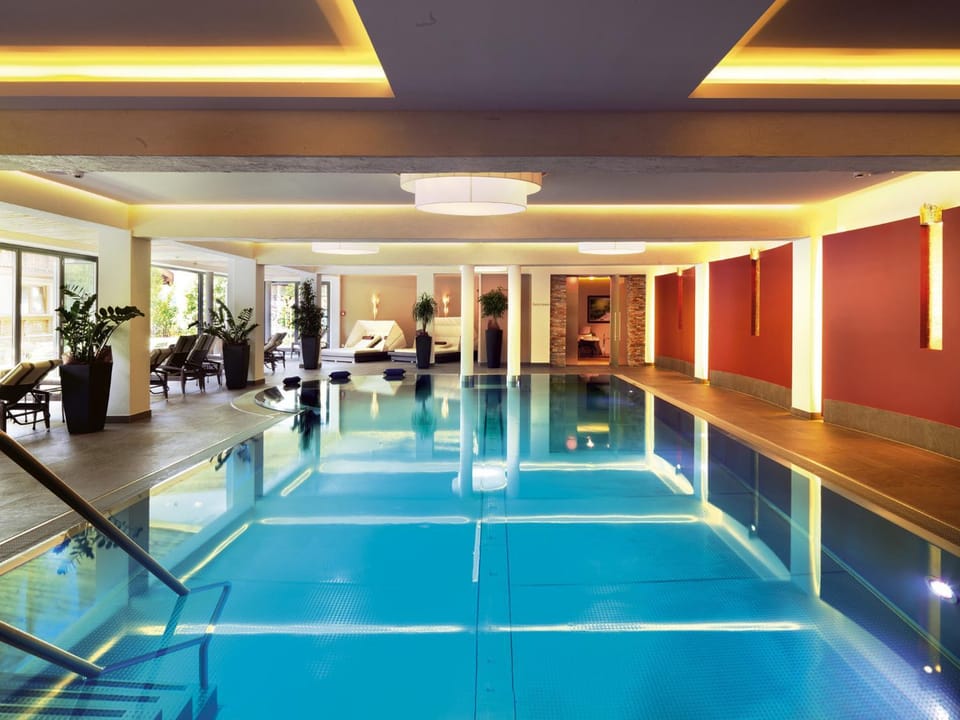 Swimming pool, Swimming pool