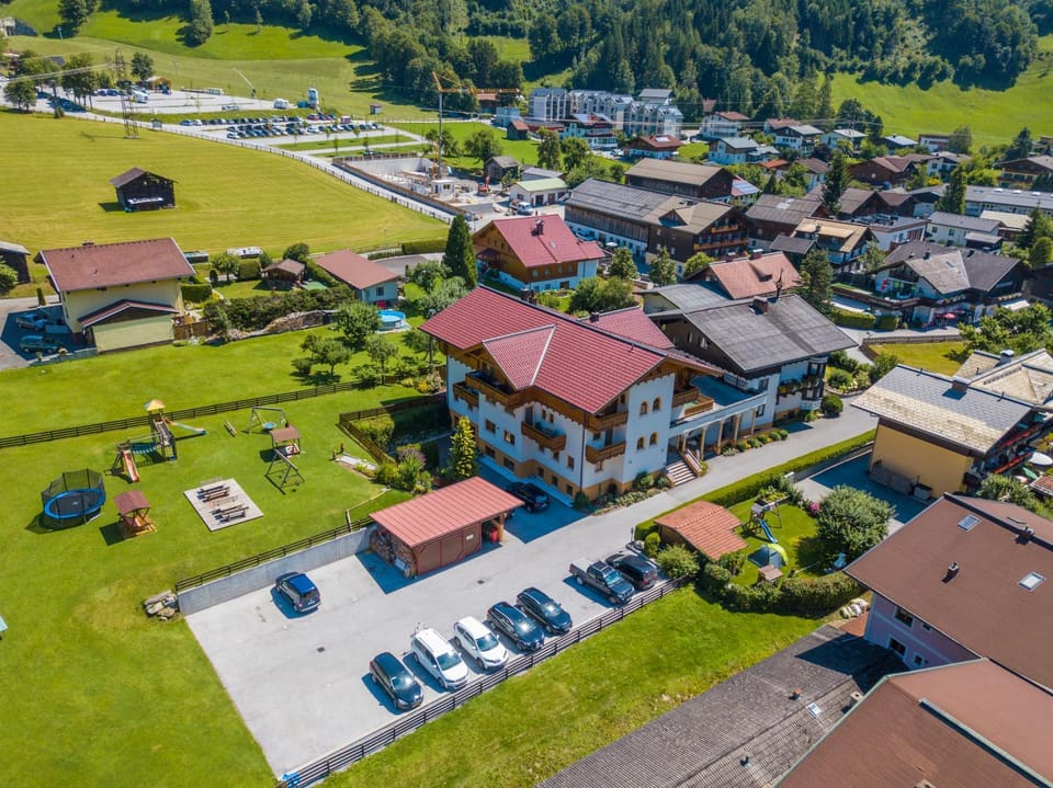 Landhaus & Appartementhaus Haussteiner Apartment hotel in Salzburgerland