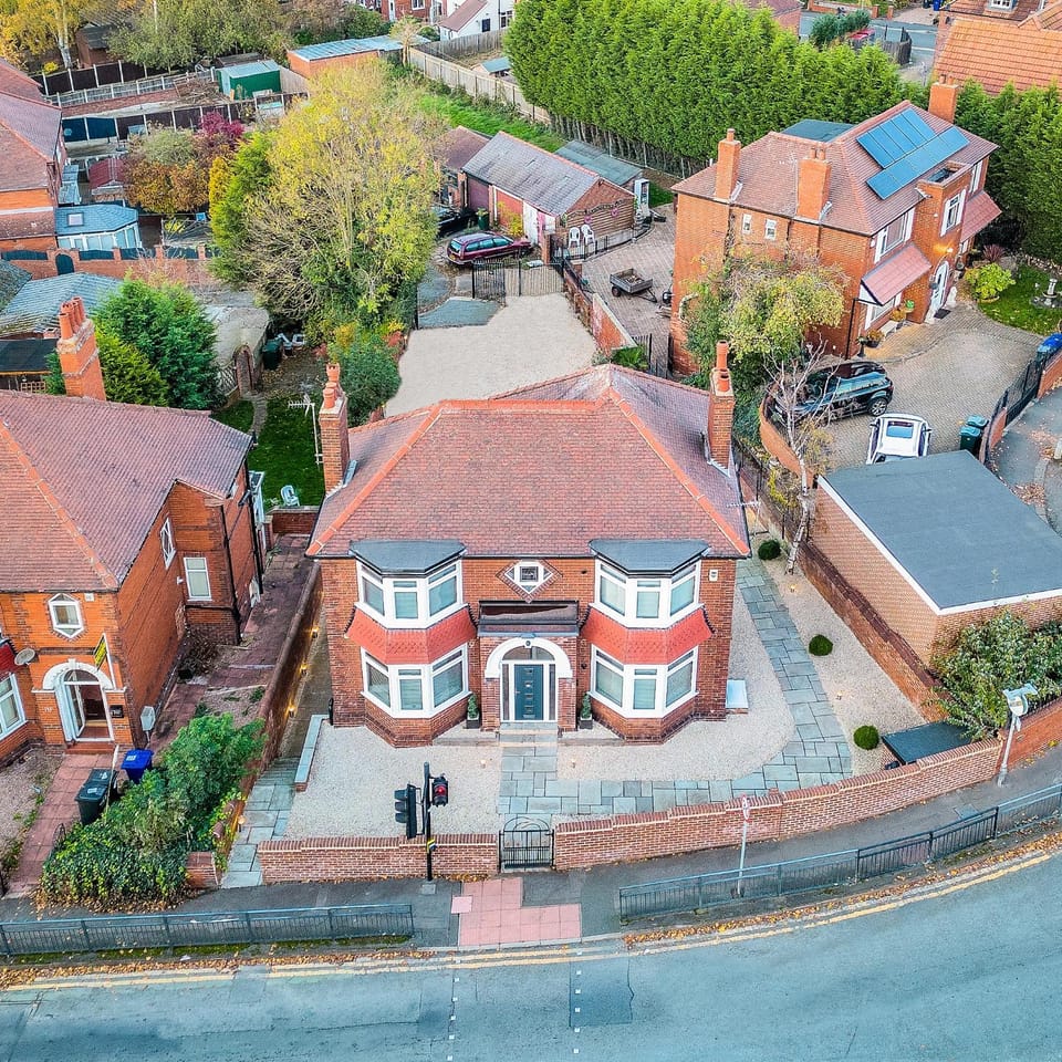 Property building, Bird's eye view, Parking