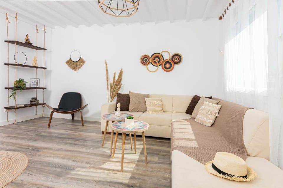 Living room, Decorative detail, Seating area, hair dresser