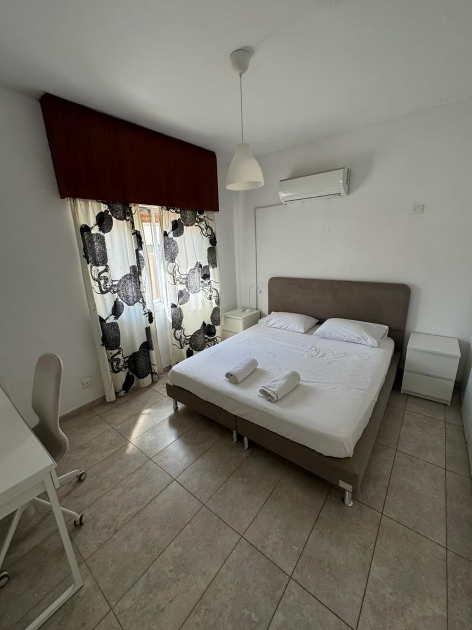 Bed, Photo of the whole room, Bedroom, towels, air conditioner