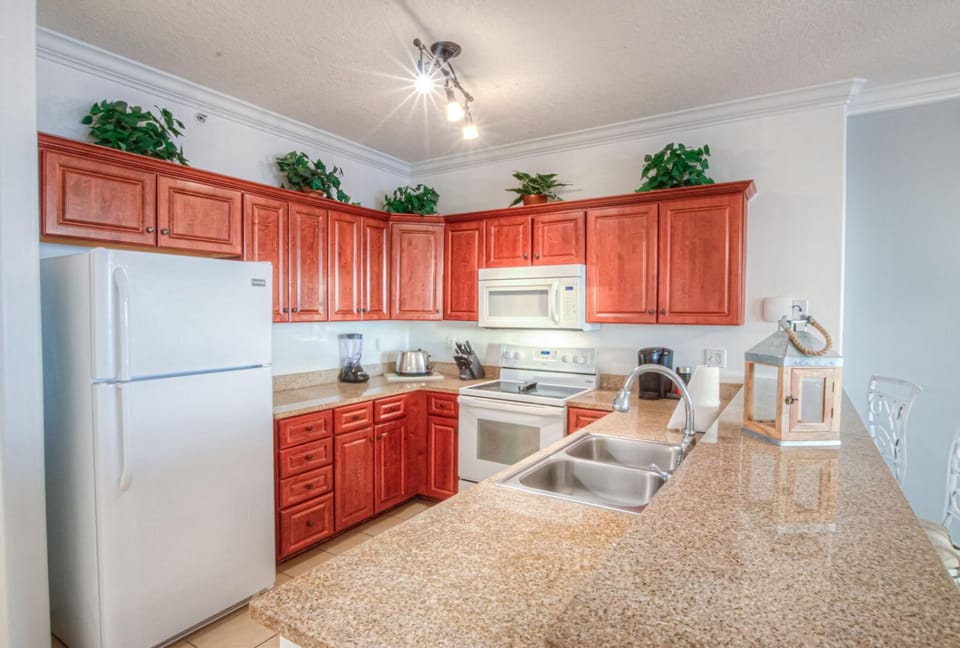 Fantastic Private Complex -Beachfront 2BD Ocean Villa! Gorgeous Amenities House in Long Beach