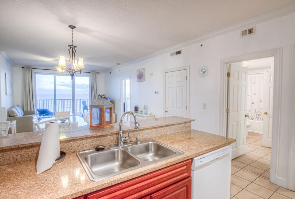 Fantastic Private Complex -Beachfront 2BD Ocean Villa! Gorgeous Amenities House in Long Beach
