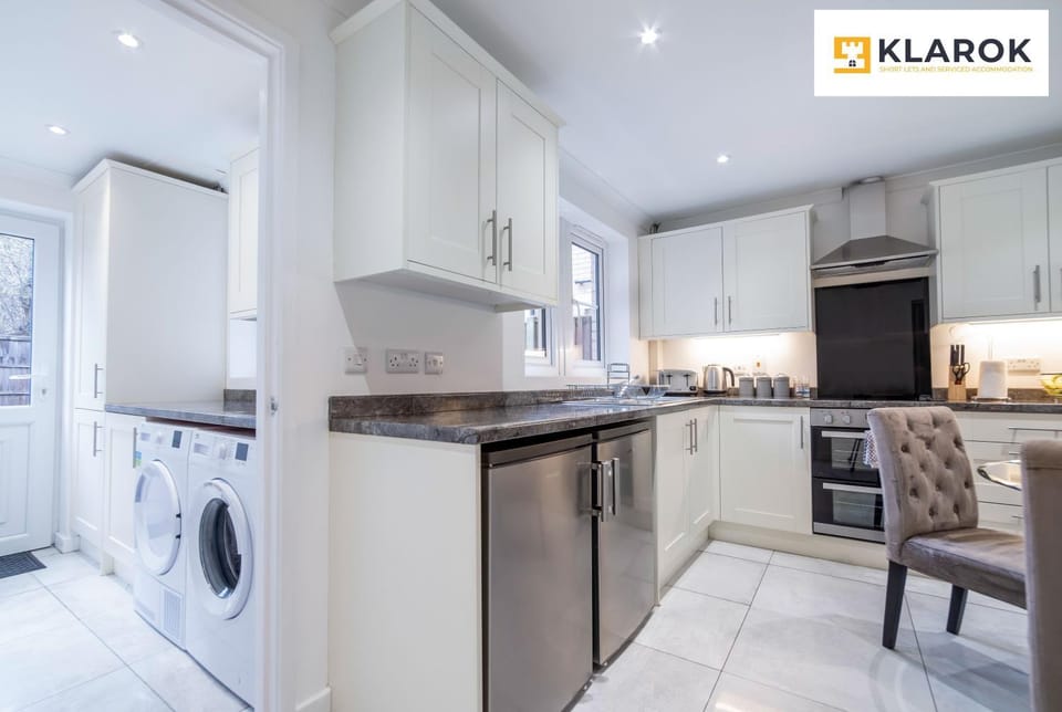 Kitchen or kitchenette, Communal kitchen, heating, internet, microwave, oven, stove, washing machine