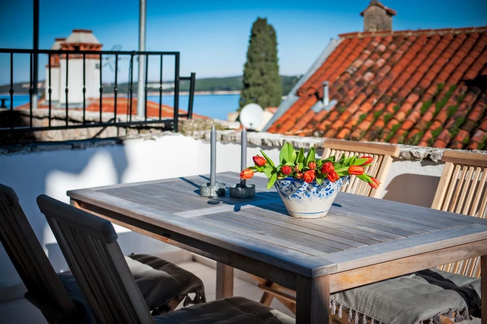 Natural landscape, Balcony/Terrace, Sea view