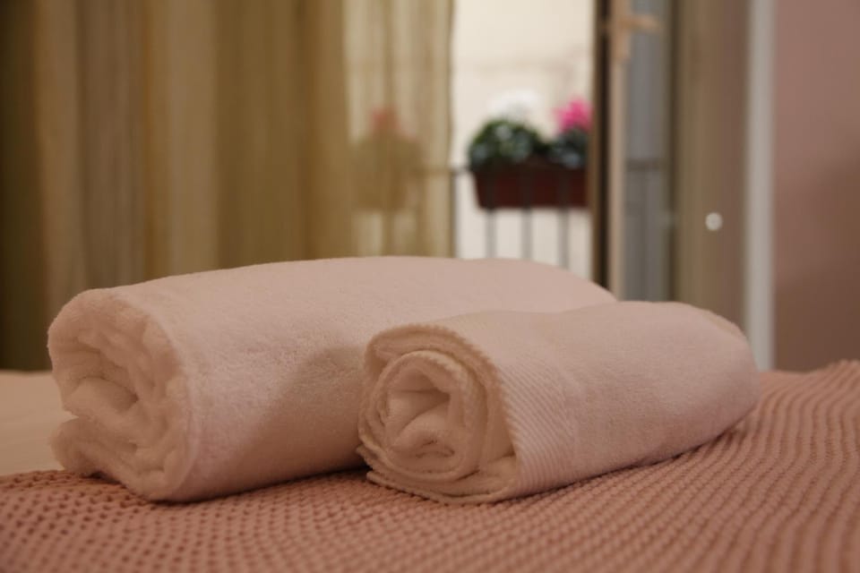 Balcony/Terrace, Bedroom, towels