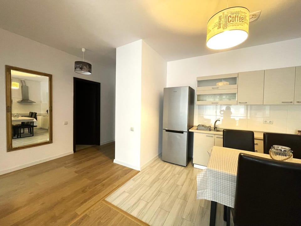 Coffee/tea facilities, Dining area, internet, kitchen