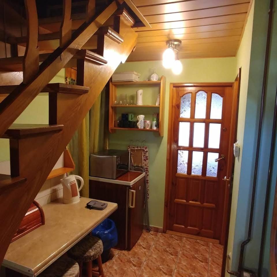 Kitchen or kitchenette, Communal kitchen
