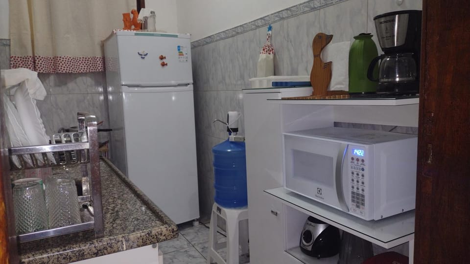 minibar, stove, kitchen