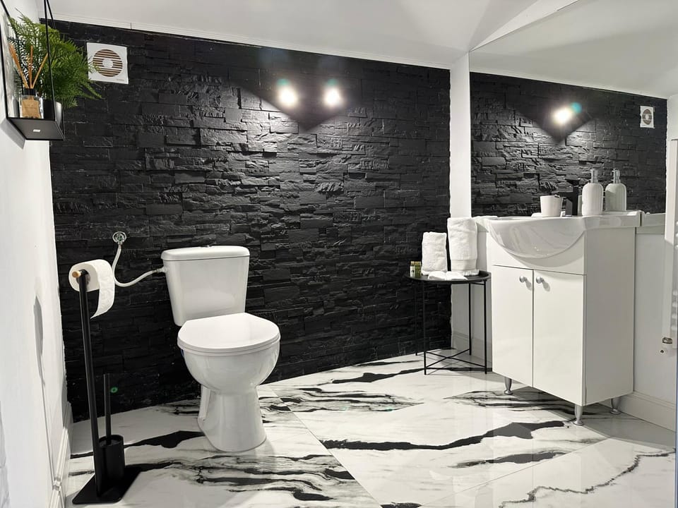 Toilet, Bathroom