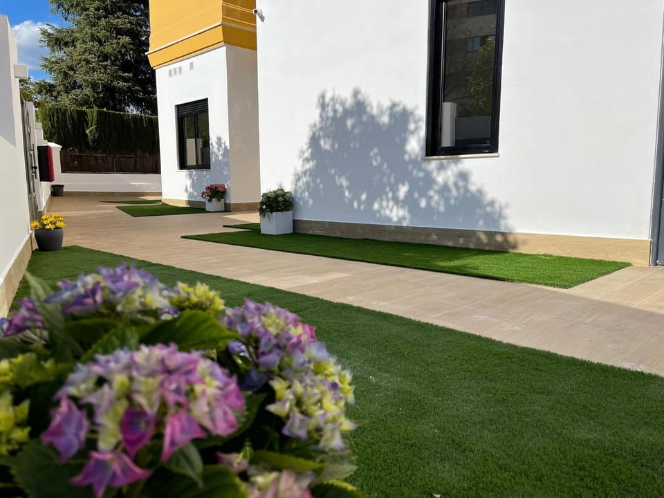 Property building, Patio, Facade/entrance, Garden