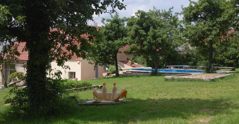 Property building, Garden, Swimming pool