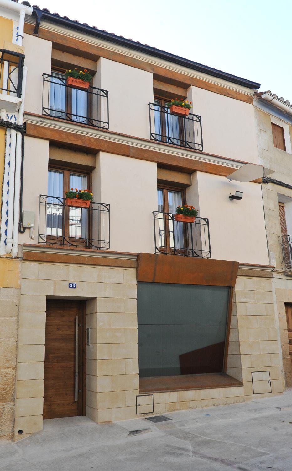 Facade/entrance